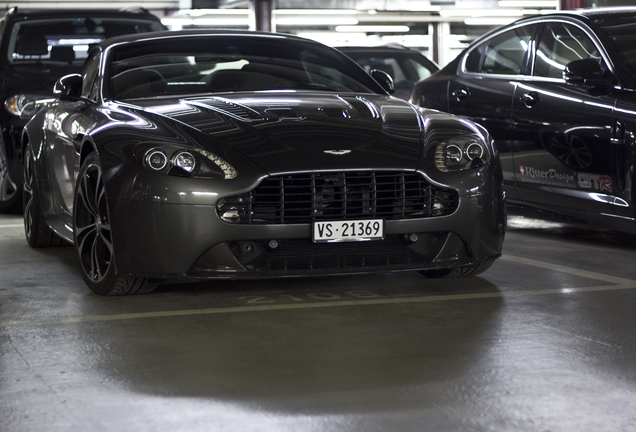 Aston Martin V12 Vantage Roadster