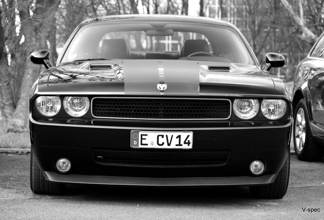 Dodge Challenger SRT-8