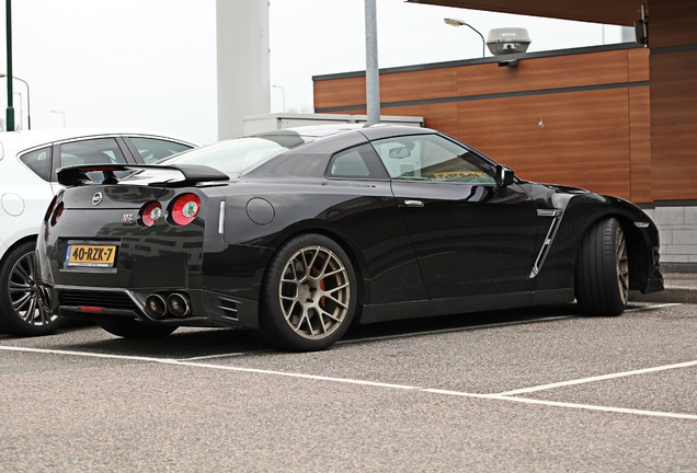 Nissan GT-R 2011