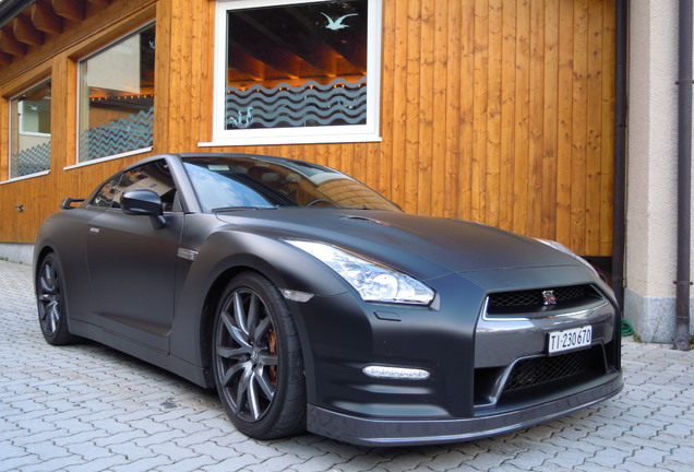 Nissan GT-R 2011