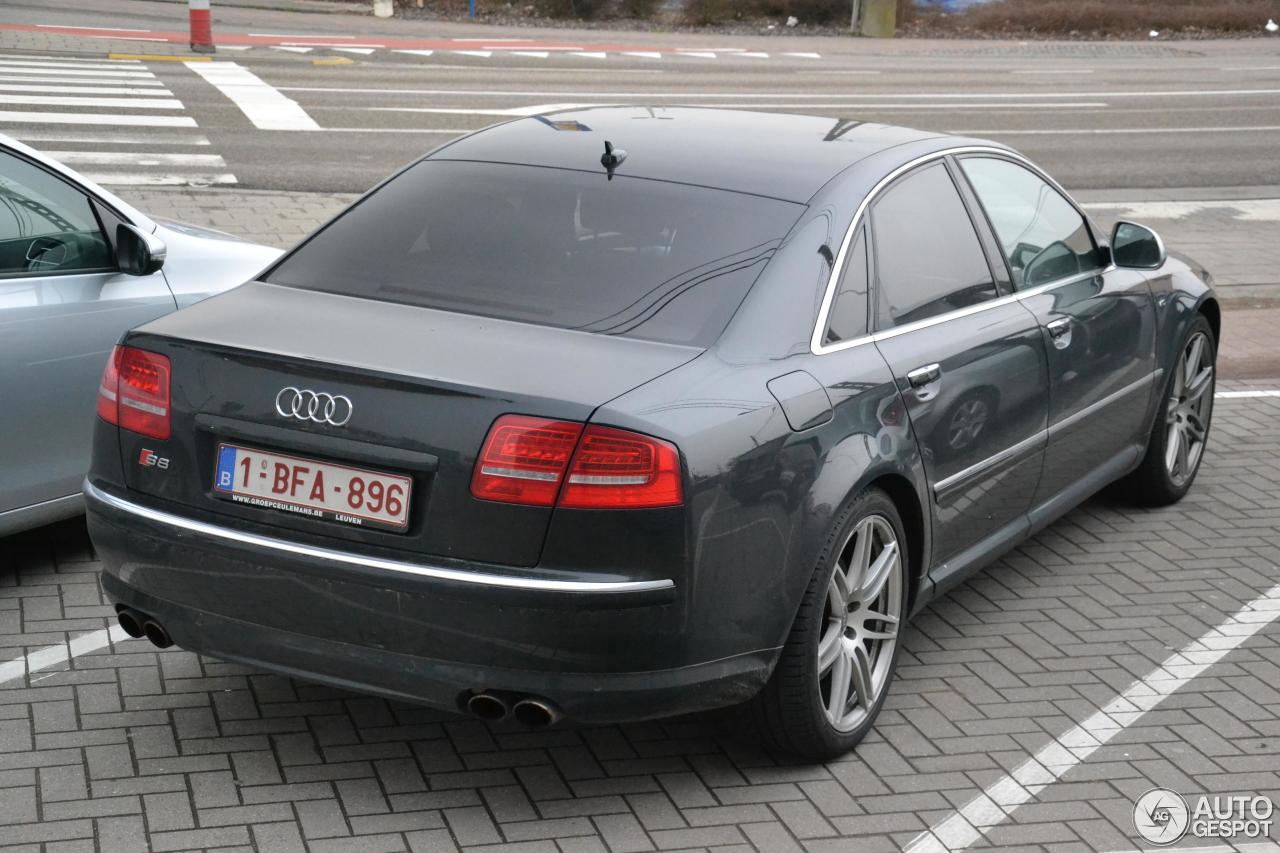 Audi S8 D3