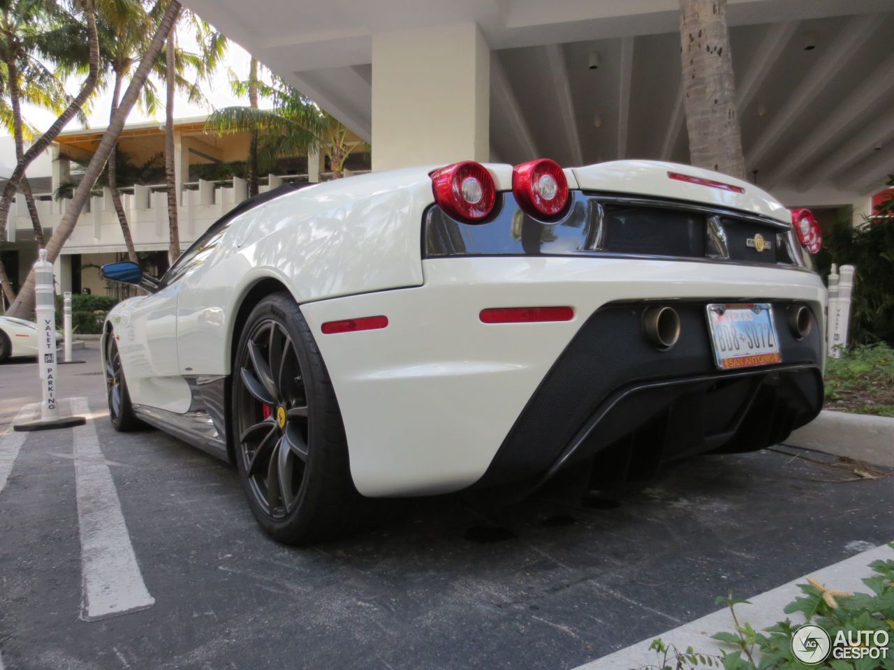 Ferrari Scuderia Spider 16M