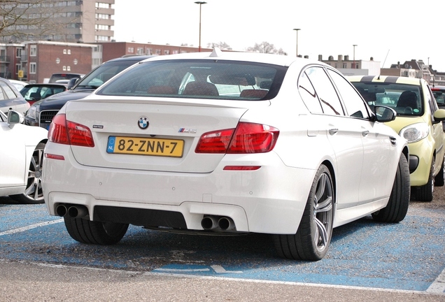 BMW M5 F10 2011