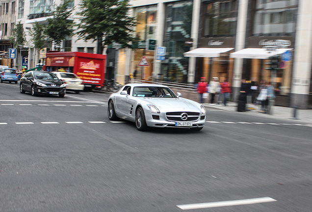 Mercedes-Benz SLS AMG