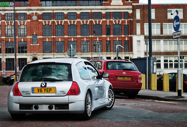 Renault Clio V6