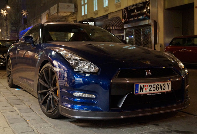 Nissan GT-R 2011