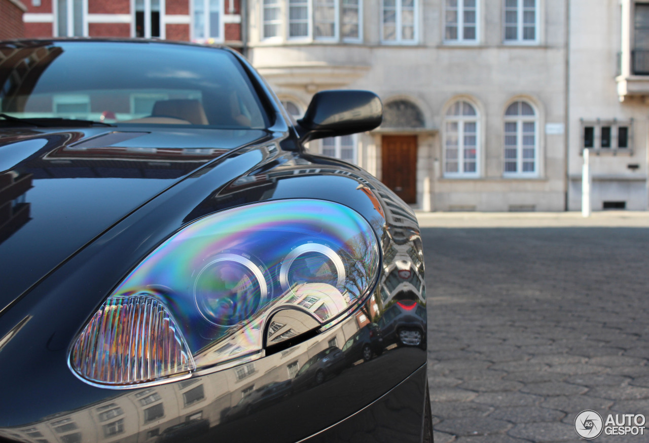 Aston Martin DB9