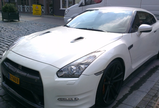 Nissan GT-R 2011