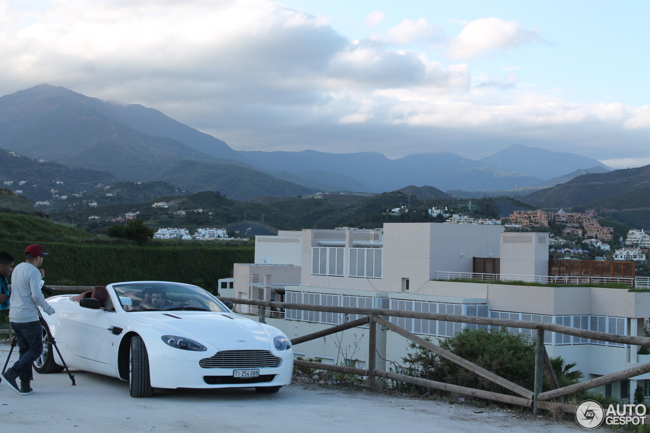 Aston Martin V8 Vantage Roadster