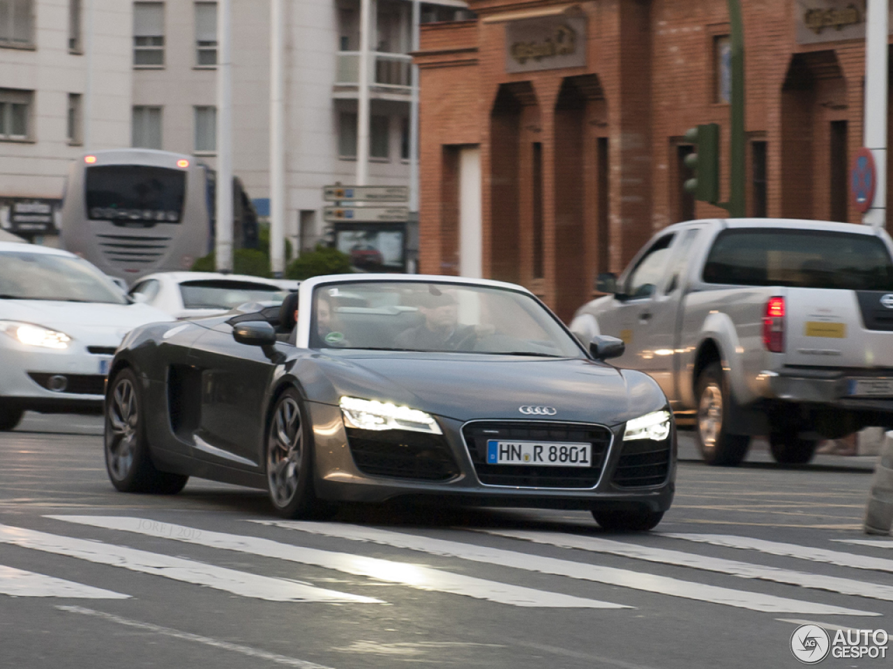 Audi R8 V8 Spyder 2013