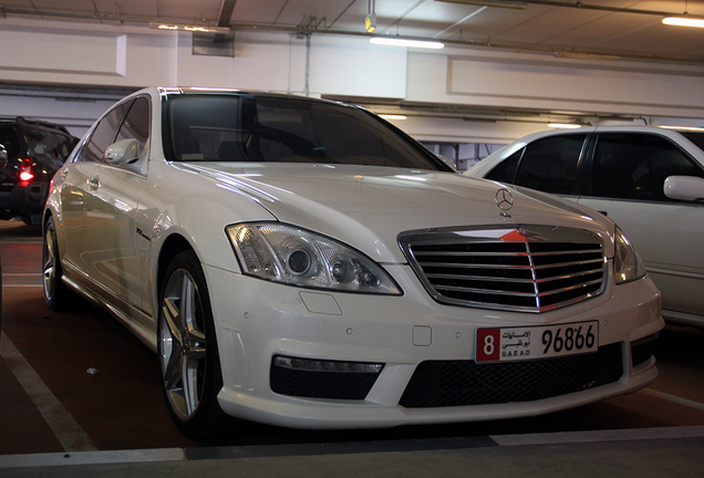 Mercedes-Benz S 65 AMG V221