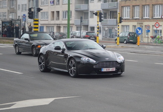 Aston Martin V12 Vantage Carbon Black Edition