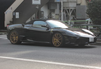 Ferrari Scuderia Spider 16M