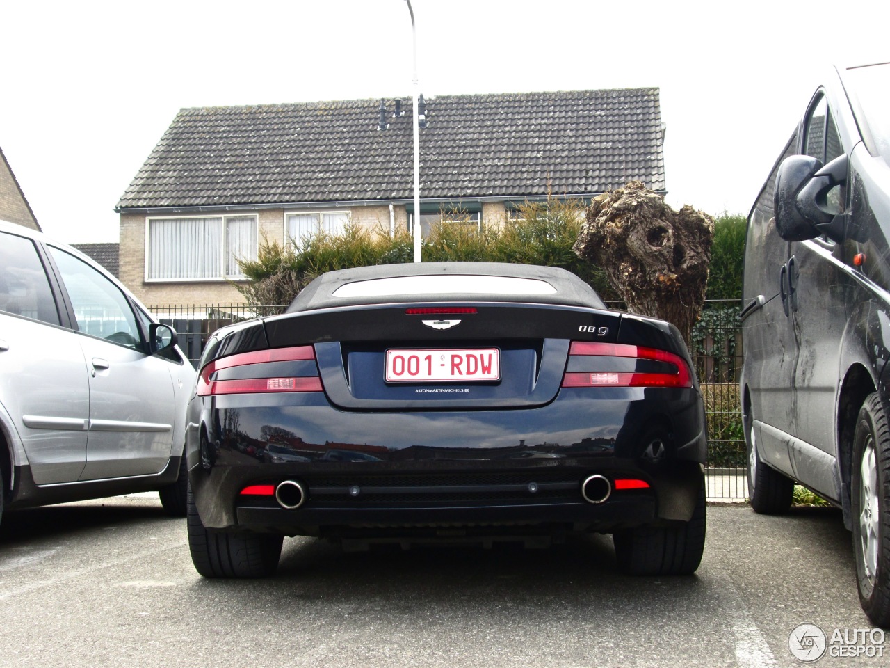 Aston Martin DB9 Volante