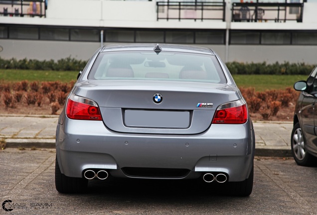 BMW M5 E60 2005