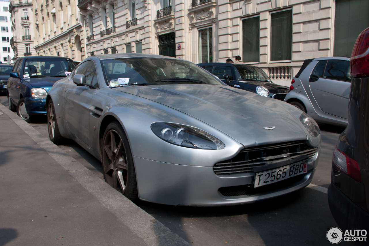 Aston Martin V8 Vantage