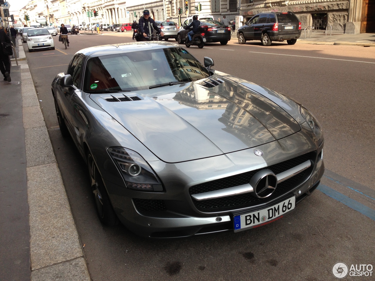 Mercedes-Benz SLS AMG