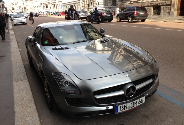 Mercedes-Benz SLS AMG