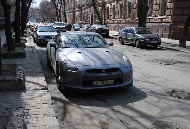 Nissan GT-R