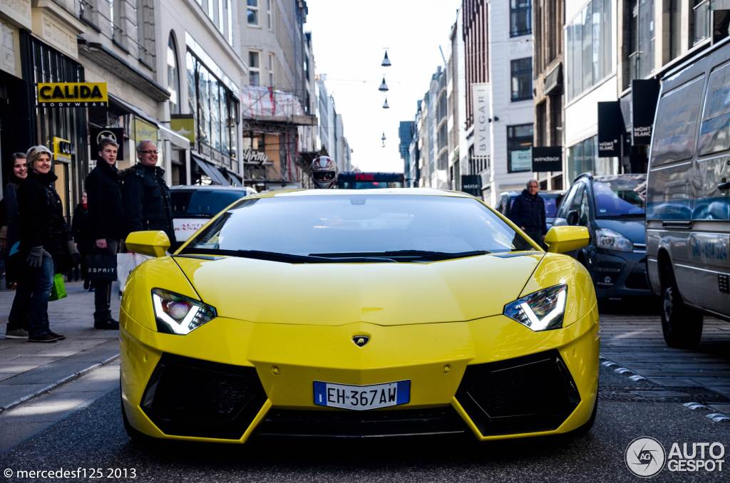 Lamborghini Aventador LP700-4