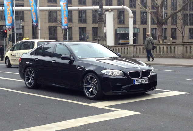 BMW M5 F10 2011