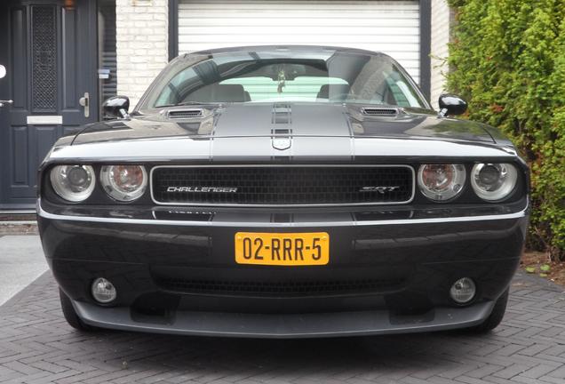 Dodge Challenger SRT-8