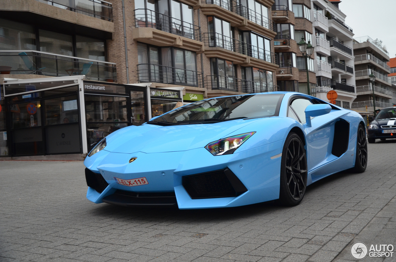 Lamborghini Aventador LP700-4