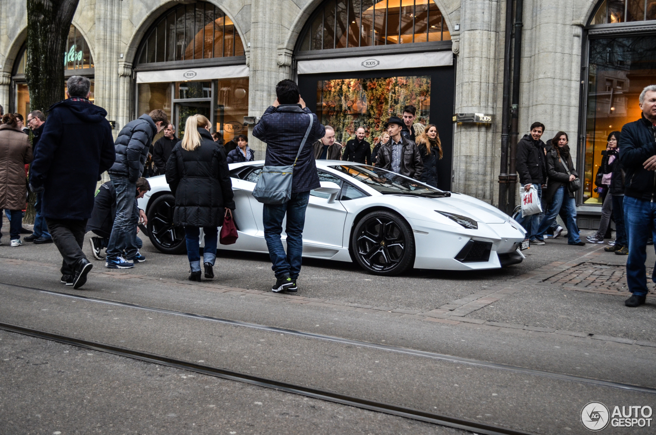 Lamborghini Aventador LP700-4