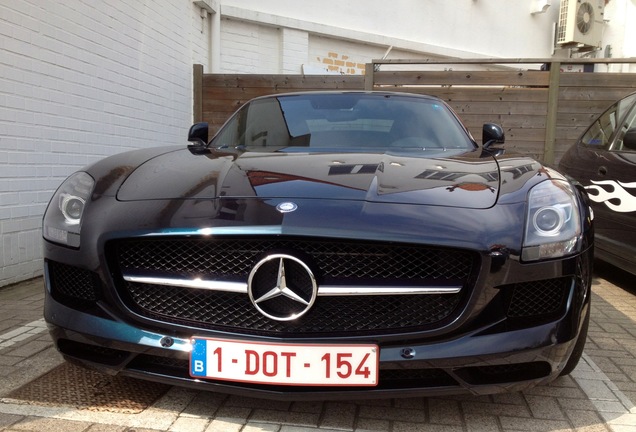 Mercedes-Benz SLS AMG Roadster