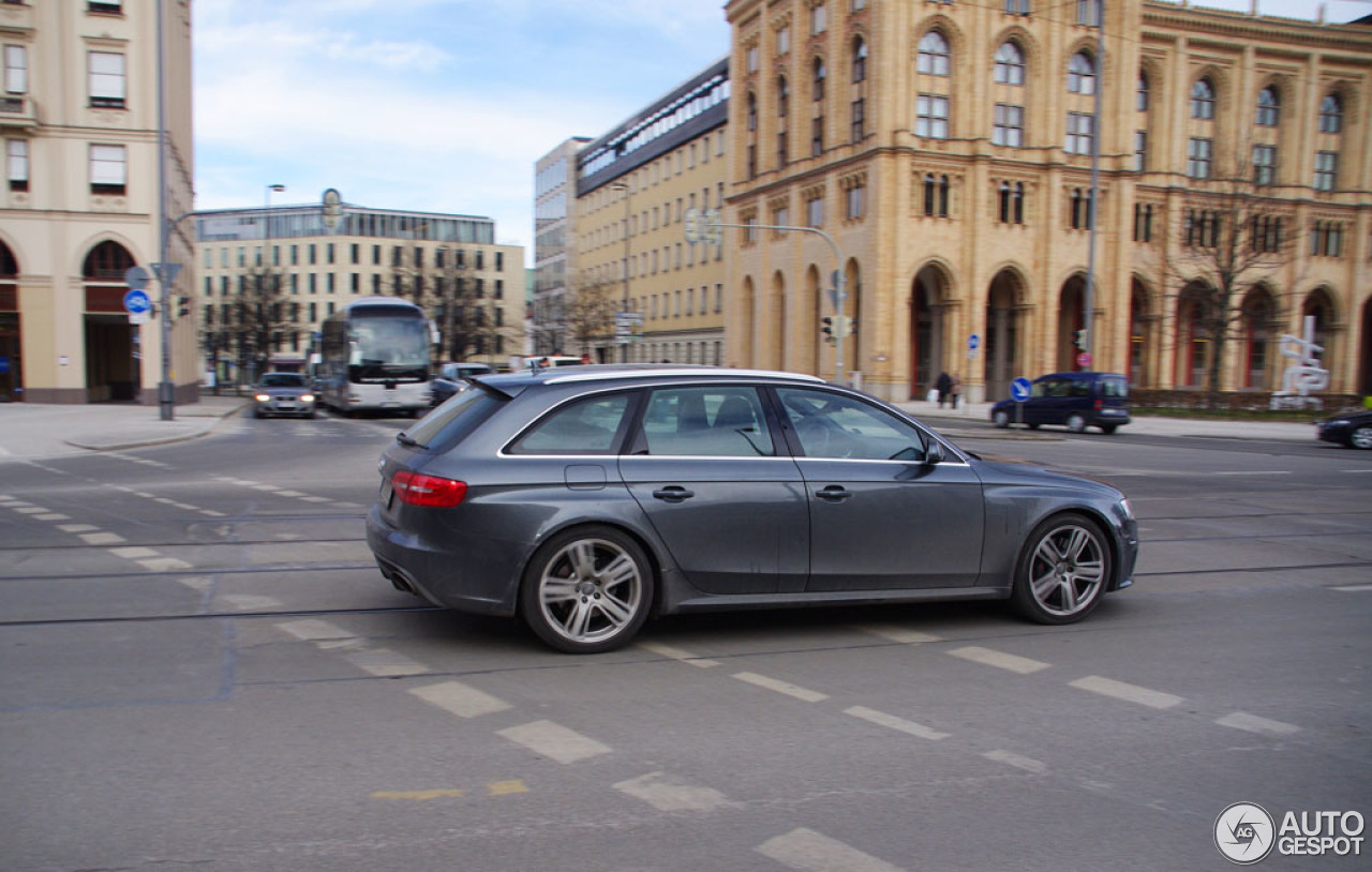 Audi RS4 Avant B8