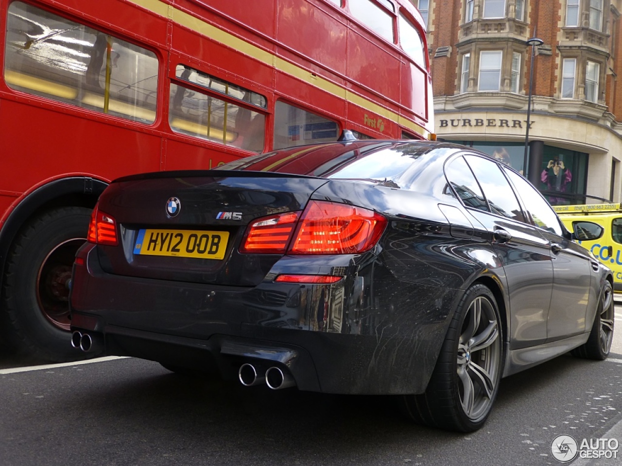 BMW M5 F10 2011