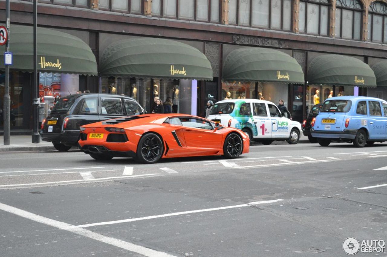 Lamborghini Aventador LP700-4