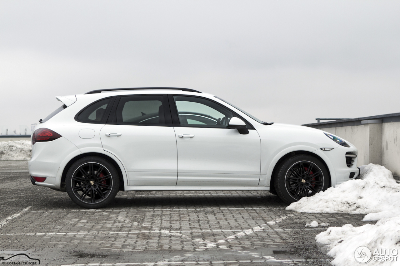 Porsche 958 Cayenne GTS