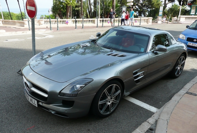 Mercedes-Benz SLS AMG