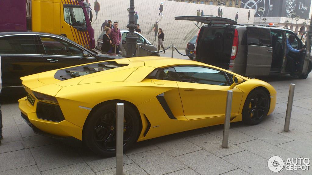 Lamborghini Aventador LP700-4