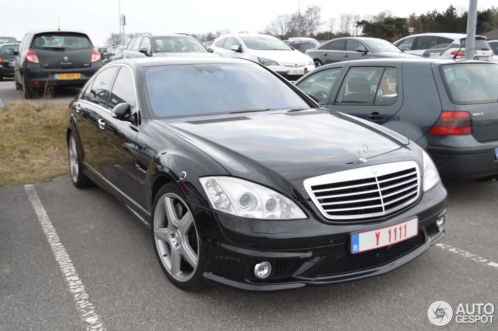 Mercedes-Benz S 65 AMG V221