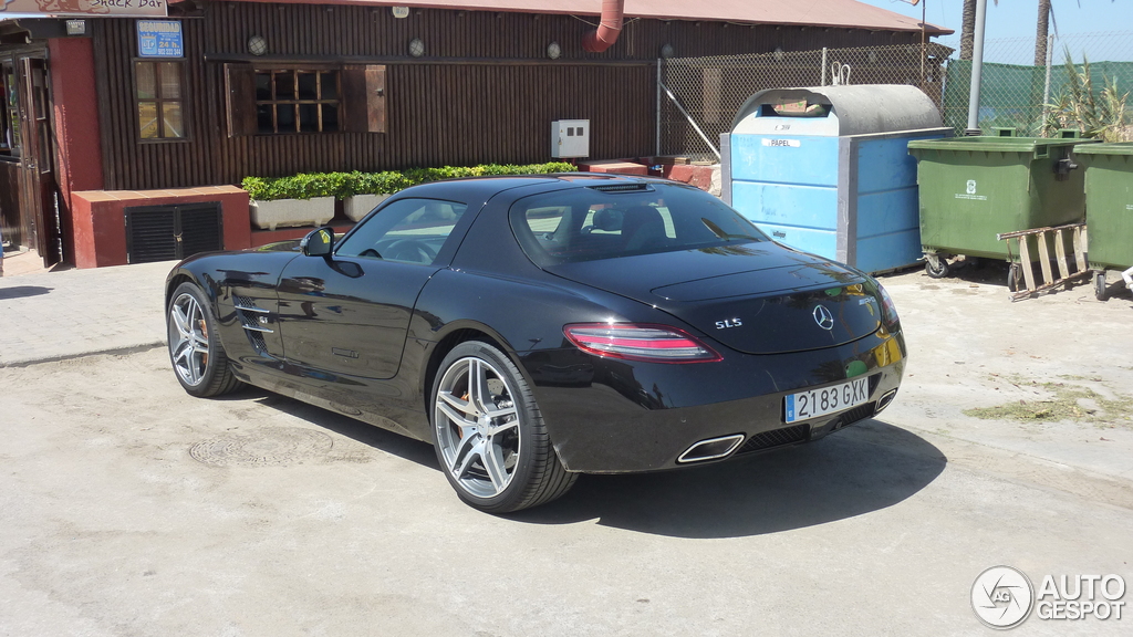 Mercedes-Benz SLS AMG