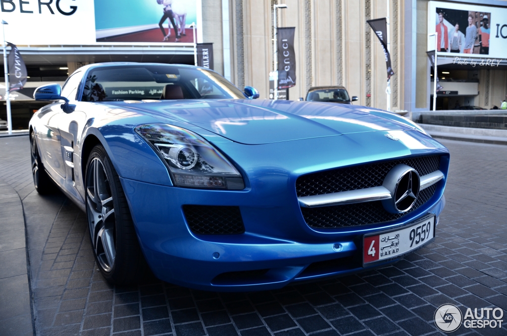 Mercedes-Benz SLS AMG