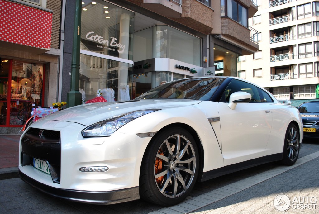 Nissan GT-R 2011