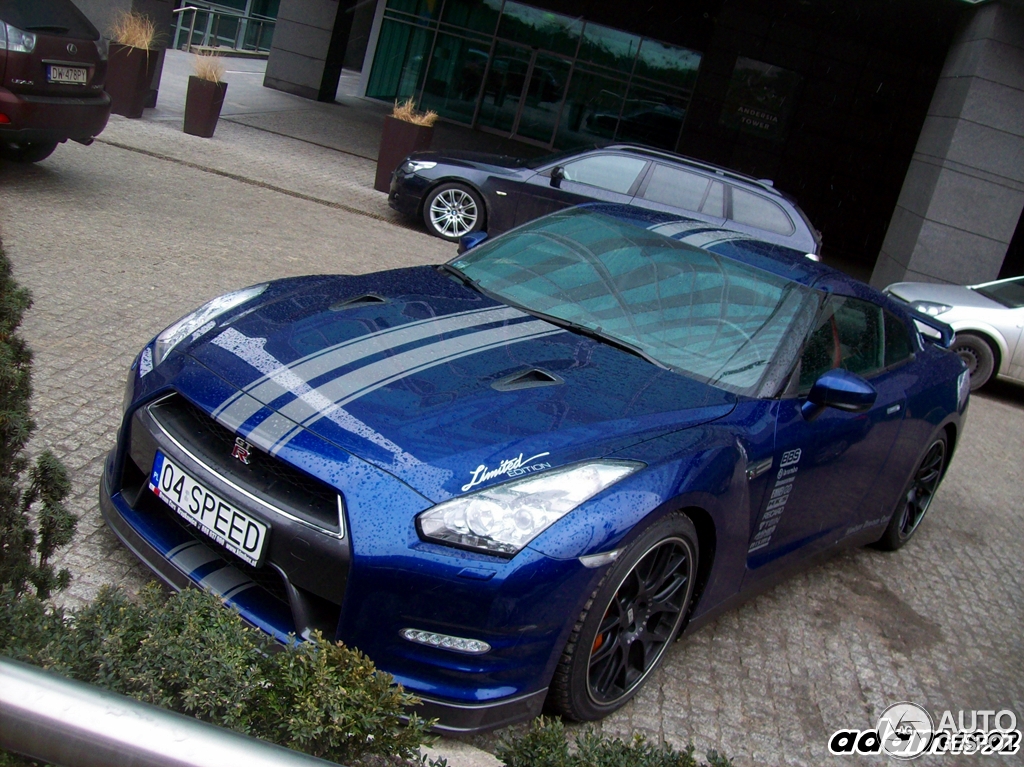 Nissan GT-R 2012