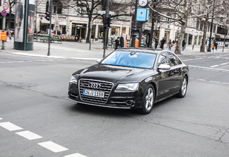 Audi S8 D4