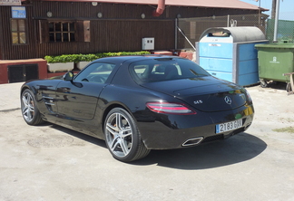 Mercedes-Benz SLS AMG