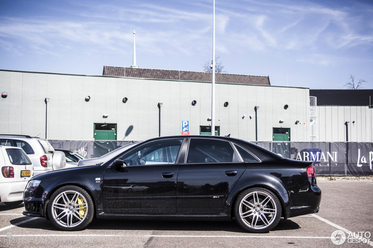 Audi RS4 Sedan