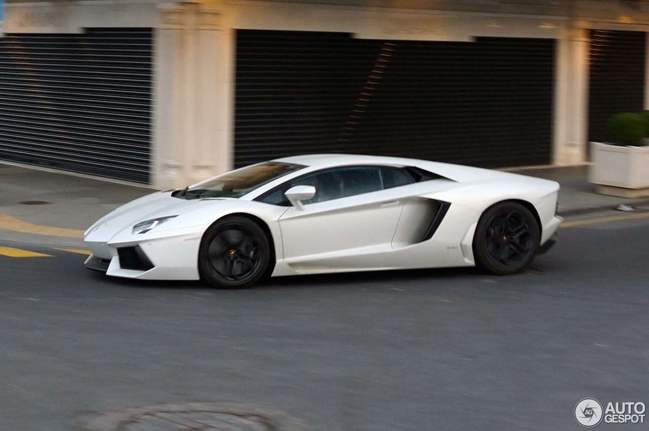 Lamborghini Aventador LP700-4