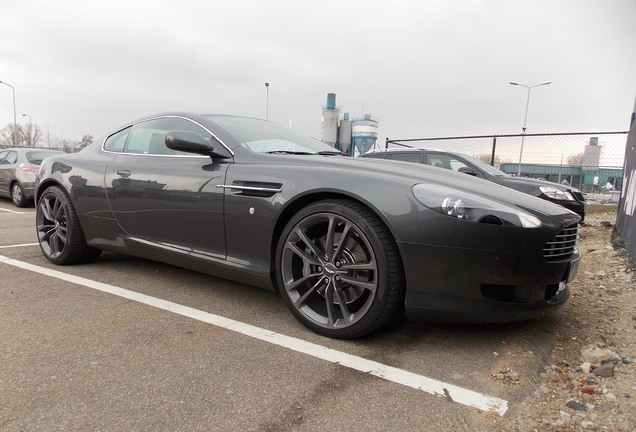 Aston Martin DB9