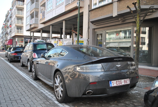 Aston Martin V8 Vantage 2012