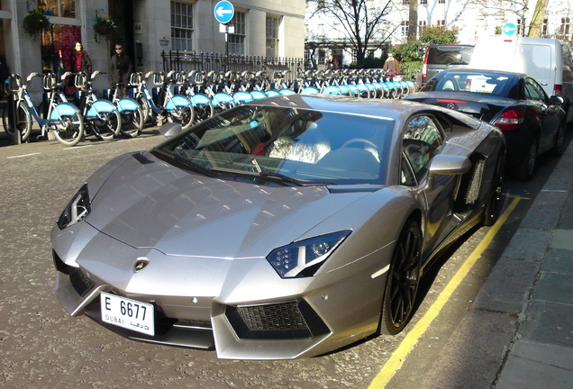 Lamborghini Aventador LP700-4