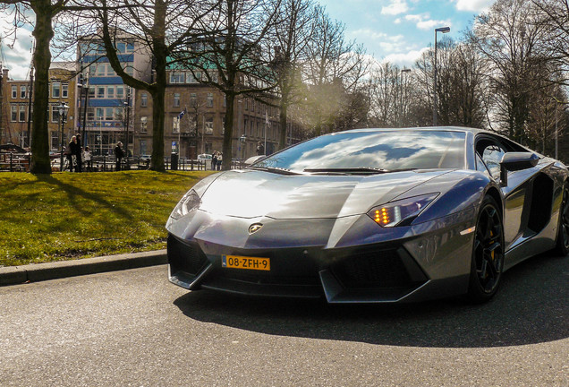 Lamborghini Aventador LP700-4