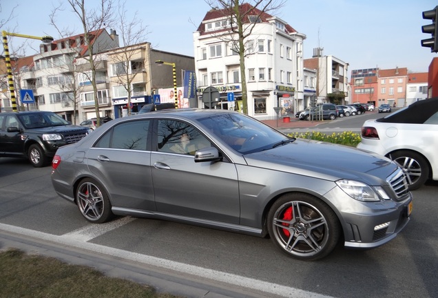 Mercedes-Benz E 63 AMG W212 V8 Biturbo