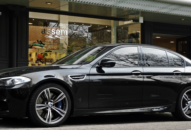 BMW M5 F10 2011